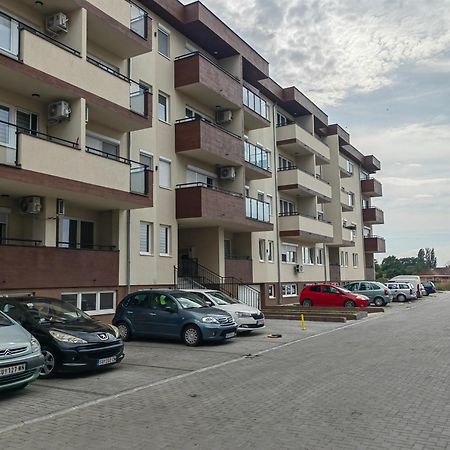 Road Warriors Apartment Subotica Zewnętrze zdjęcie
